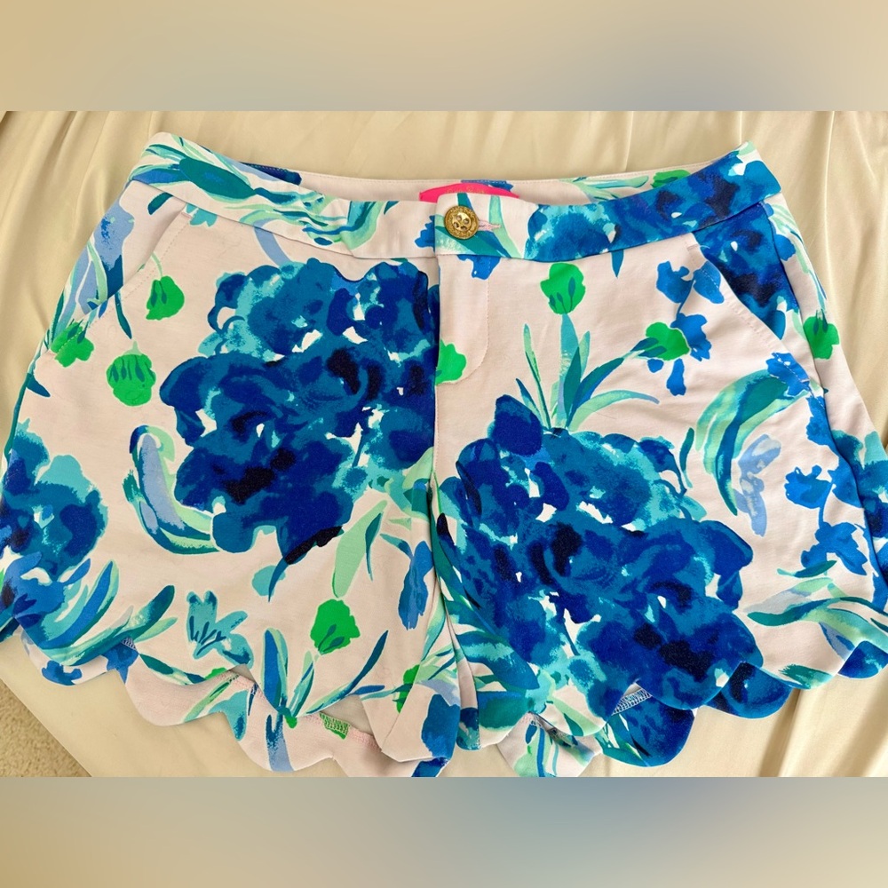 Lilly Pulitzer Women’s Scalloped Bottom Shorts Size 4